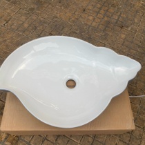 Chậu Lavabo sứ đặt bàn kiểu chiếc lá