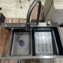 Bồn rửa chén 1 ngăn lớn liền vòi ngang KOREA KT 7546 Nano Đen