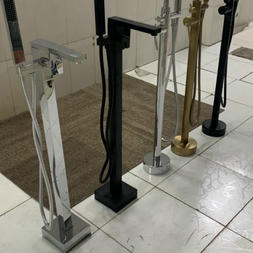 Sen Cây Đứng Bồn Tắm Nằm Đặt Sàn. Giảm giá tới  65% Tại Hà Nội,Tphcm, Hải Phòng, Đà Nẵng, Nha Trang, Đà Lạt, Vũng Tàu, Phú Quốc, Cần Thơ, Phan Thiết.,