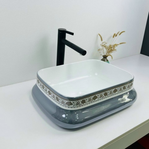 Lavabo hoa văn màu xanh