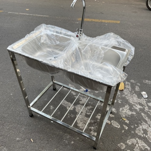 Bồn rửa chén 2 ngăn lớn có chân Inox giá rẻ ở Quận 12 Tphcm